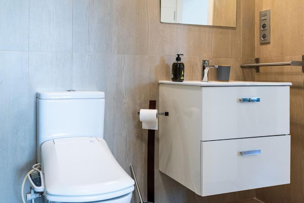 Moderno Apartamento Con Piscina Y Parking Granada Esterno foto